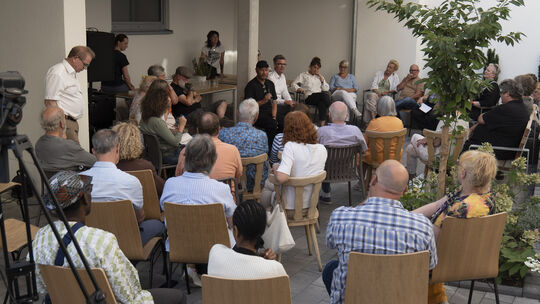 Bei der Veranstaltung „Positionen im Dialog – Kunst trifft Gesellschaft“ ging es kürzlich in Neuwied um inklusive Stadtkultur. Bei der Veranstaltung „Positionen im Dialog – Kunst trifft Gesellschaft“ ging es kürzlich in Neuwied um inklusive Stadtkultur.
