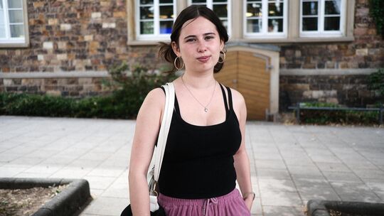 Sofie Emi Werberich ist 18 Jahre alt, sie steht kurz vor dem Abitur. Sie ist sich sicher: Ohne die Jugendhilfe wäre sie so weit