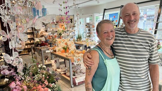 Brigitte und Johannes Probst in ihrem Geschäft „Probst Haus der Geschenke“ an der B9 in Bad Breisig