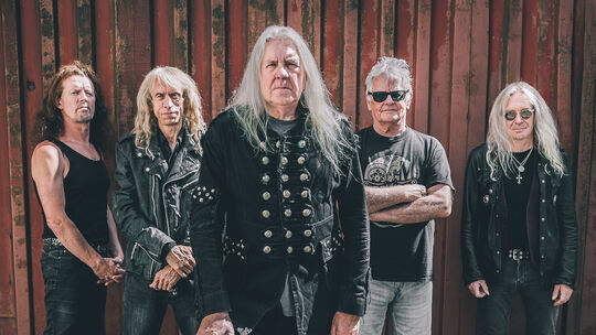 Urgesteine ist im Falle der britischen Band Saxon glatt eine Untertreibung. Das erste Album des Quintetts stammt aus dem Jahr 19