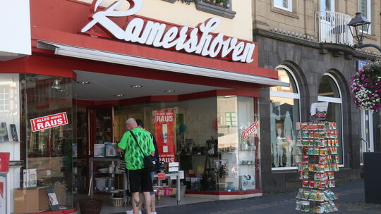 Die beiden Geschäfte der Firma Ramershoven prägen das Stadtbild.