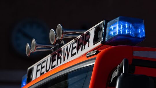Die Feuerwehr in Koblenz war am Tag nach dem Feuerwerk bei Rhein in Flammen nochmal im Festungshang aktiv. (Symbolbild)