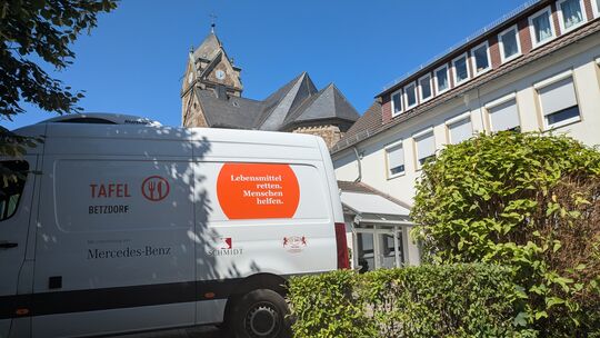 Die Tafel in Betzdorf hilft seit Langem Bedürftigen in der Region. Dafür ist sie auf Spenden angewiesen. Diese erhält sich auch Die Tafel in Betzdorf hilft seit Langem Bedürftigen in der Region. Dafür ist sie auf Spenden angewiesen. Diese erhält sich auch