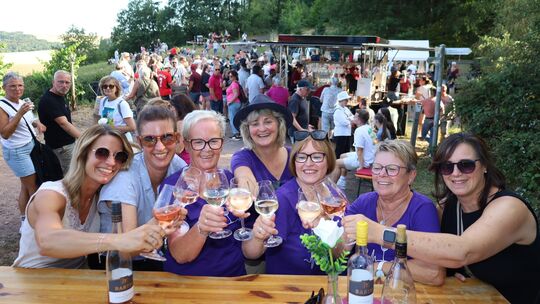 Diese fröhliche Truppe kam aus Karlsruhe, Berglangenbach und Meddersheim und war fasziniert vom Ambiente und der Fernsicht. Sie