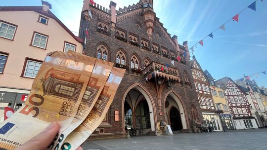 In den Rathäusern der rheinland-pfälzischen Kommunen wird weniger verdient als viele Menschen meinen. Stadt- und Ortsbürgermeist