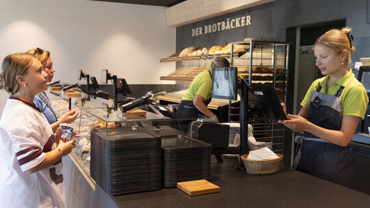 Am ersten Verkaufstag liefen die Geschäfte sehr gut, so die Bäckerei. Am ersten Verkaufstag liefen die Geschäfte sehr gut, so die Bäckerei.