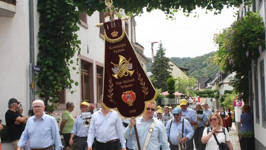 Einer der Höhepunkte des Winzerfests in Bruttig war der Festumzug durch den Moselort.