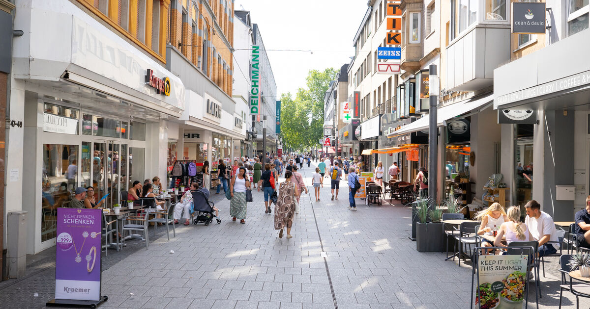 Koblenz retail: Does a city center need cars to function?