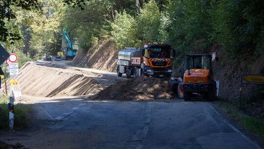 An der L255 zwischen Panau und Neustadt wird gearbeitet.