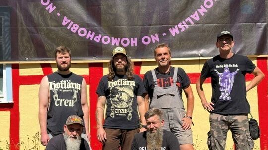 Ein Teil des harten Helfer-Kerns: (von links) Tjakr Green, André Zeuner, Jörg Wörschmann, Christian Fuchs, (hockend) Jan Oellers