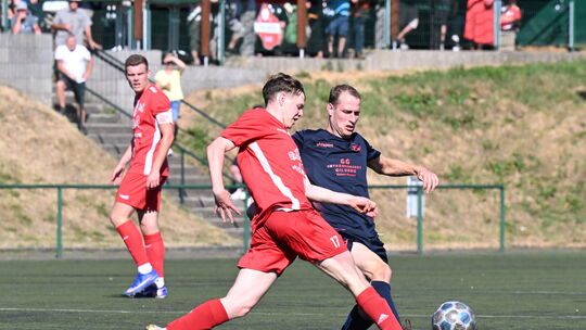 Zweikämpfstärke und Körperlichkeit waren beim 2:1-Sieg des SV Untermosel Kobern-Gondorf in Malberg schon die großen Themen von J