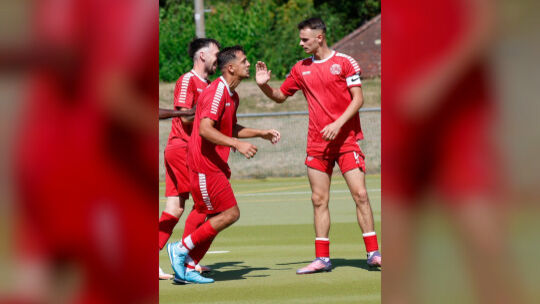 Grund zum Jubeln haben die Kreuznacher Kickers. Sie überraschen im Kreispokal und ziehen ins Viertelfinale ein. Grund zum Jubeln haben die Kreuznacher Kickers. Sie überraschen im Kreispokal und ziehen ins Viertelfinale ein.