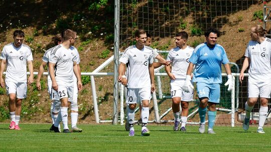 Die Spieler des TuS Pfaffen-Schwabenheim stehen in der vierten Runde des Bitburger-Verbandspokals. Die Spieler des TuS Pfaffen-Schwabenheim stehen in der vierten Runde des Bitburger-Verbandspokals.