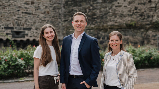 Citymanagerin Neele Kremer (links) kümmert sich neben Wirtschaftsförderer Dustin Heip und Assistentin Sarah Ackermann um die Bel