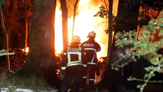 Was am Sonntagabend zunächst nach einem begrenzten Brand aussah, entwickelte sich zu einem aufwendigen Feuerwehreinsatz.