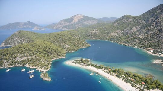 Hafenstadt Fethiye an der Türkischen Rivier Hafenstadt Fethiye an der Türkischen Rivier
