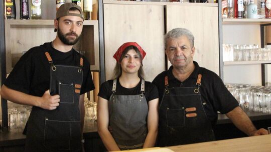 Der 61 jährige Mahmut Süsün hat sich mit dem "RIHA GRILL“ einen Traum erfüllt und möchte seine Gäste mit einem Mix aus kurdische