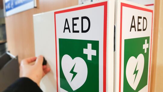 Herzdruckmassagen sollen bald landesweit alle Kinder auf weiterführenden Schulen beherrschen. Im Diez und Bad Ems haben sie ihre Herzdruckmassagen sollen bald landesweit alle Kinder auf weiterführenden Schulen beherrschen. Im Diez und Bad Ems haben sie ihre