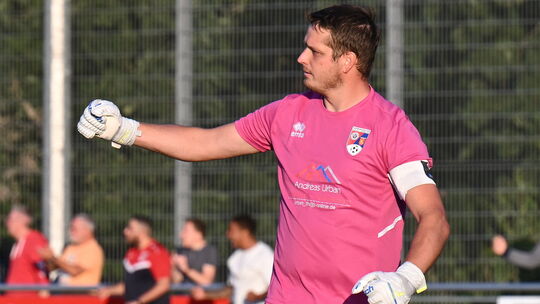 Die SG Neitersen/Altenkirchen um Kapitän Constantin Redel holte am ersten Spieltag einen klaren Sieg gegen die SG Lasterbach, wa
