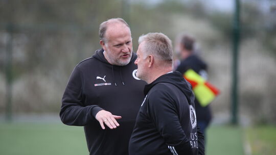 Wolfgang Krins (links) und Co-Trainer Jürgen Meyer sind auch in dieser Saison für die C-Jugend des SC Idar verantwortlich.