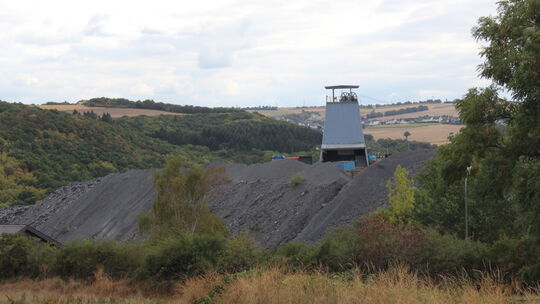 Der Förderturm auf dem Mayener Katzenberg ist weithin sichtbar. Der Förderturm auf dem Mayener Katzenberg ist weithin sichtbar.