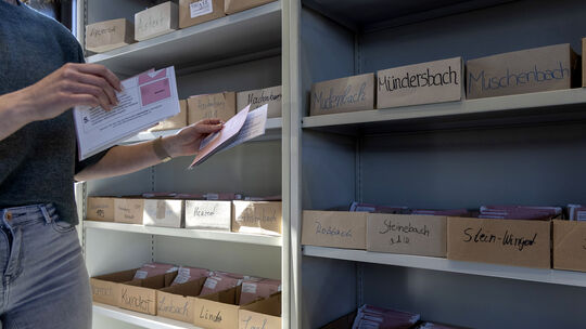 In der Verbandsgemeinde Hachenburg werden Wahlbriefe den Ortsgemeinden beziehungsweise Stimmbezirken zugeordnet. Ausgezählt werd