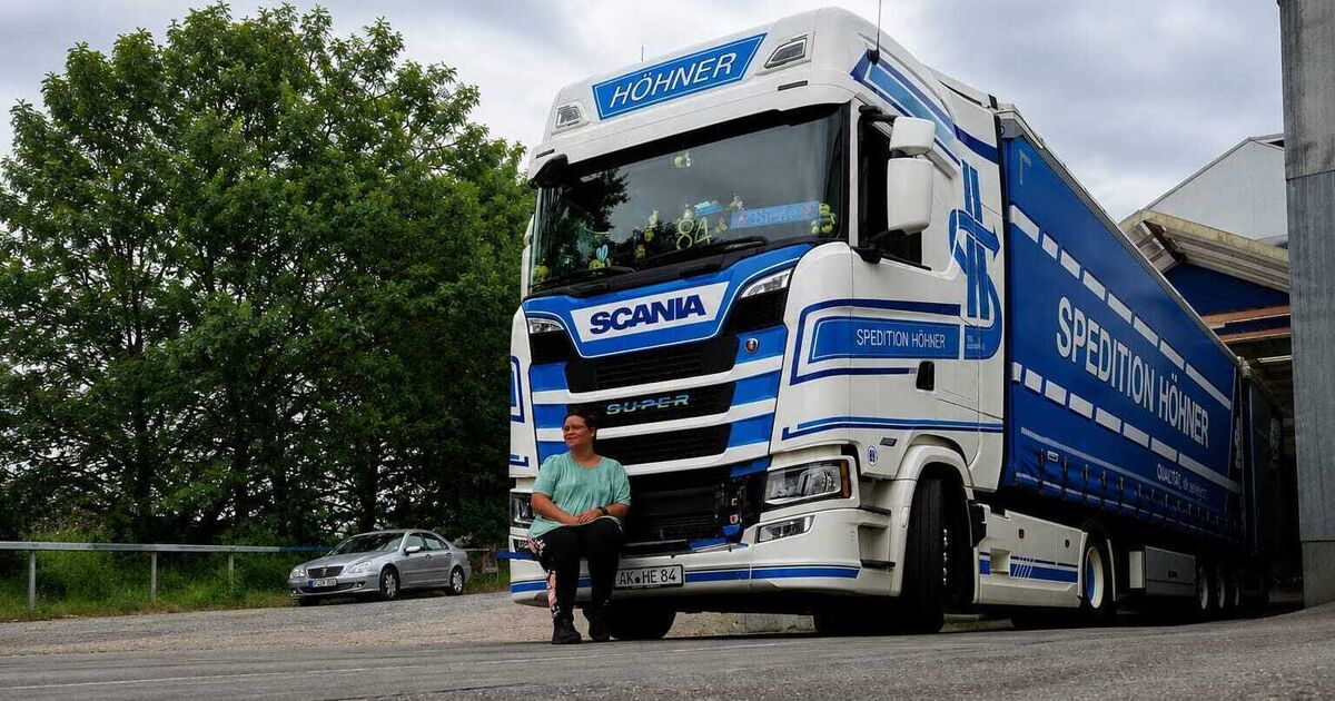 Working for Höhner freight forwarding company: Truck driver