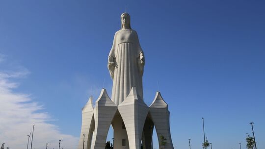 Gigantische Marienstatue in Polens Provinz Gigantische Marienstatue in Polens Provinz