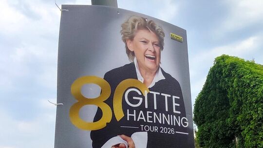 Aktuell wird in der Region eine Tour von Gitte Haenning beworden. Es war wohl eines dieser Plakate, das in Altendiez an einem La