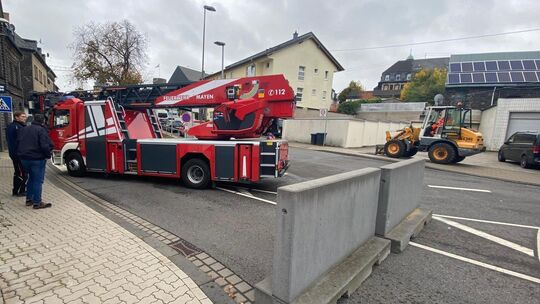 Jedes Jahr wird das Sicherheitskonzept für den Lukasmarkt überprüft und angepasst. Dabei ist auch die Feuerwehr mit von der Part Jedes Jahr wird das Sicherheitskonzept für den Lukasmarkt überprüft und angepasst. Dabei ist auch die Feuerwehr mit von der Part