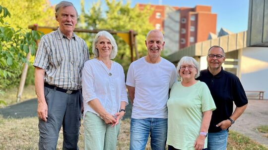 Die Mitglieder der Bürgerinitiative „Blumenrod V und VI - So nicht!“ Herwig Steinitz (von links), Regina Bernhard-Böcker, Elmar