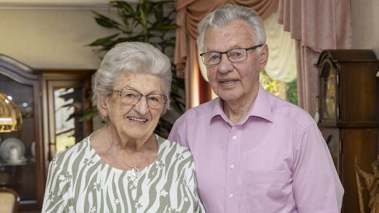 Angela und Toni Jacob sind seit 70 Jahren verheiratet und feiern am 23. August ihre Gnadenhochzeit. Angela und Toni Jacob sind seit 70 Jahren verheiratet und feiern am 23. August ihre Gnadenhochzeit.