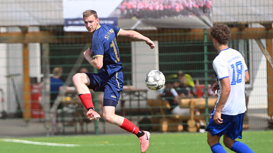 Lars Winterhagen (links) vom SV Kripp sorgte mit dem Tor zum 3:0 gegen die SG Kempenich/Spessart für die Entscheidung der Kreisl