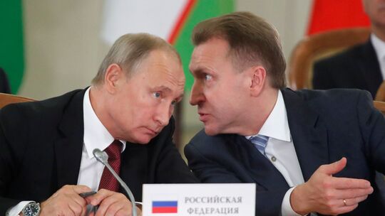 Kremlchef Wladimir Putin und Igor Schuwalow