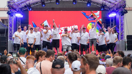 Die Missemer Turmspatzen sorgten für reichlich Stimmung bei der CSD Party an der Liebfrauenkirche
