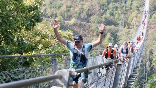 Dass nur auf der 47-Kilometer-Distanz die Geierlay-Hängebrücke überquert wird, lockt die Mehrzahl der 600 Teilnehmer der HuBuT-L Dass nur auf der 47-Kilometer-Distanz die Geierlay-Hängebrücke überquert wird, lockt die Mehrzahl der 600 Teilnehmer der HuBuT-L