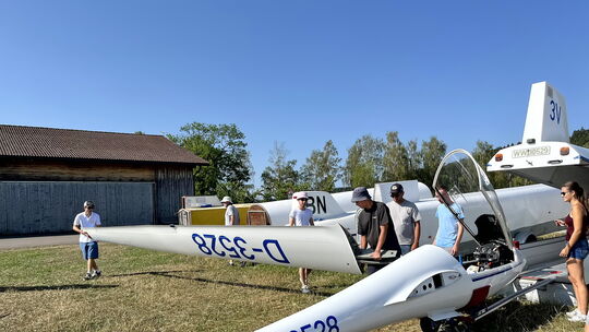 Die Jugendgruppe des Luftsportclubs Westerwald/Montabaur weilte für eine Woche bei einem Fliegerlager beim LSV Geratshof nahe La