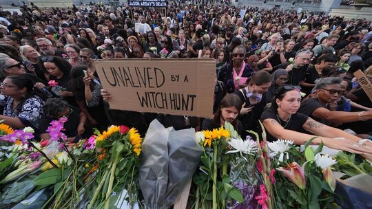 Mahnwache nach Tod von Cambridge-Professor Arday Mahnwache nach Tod von Cambridge-Professor Arday