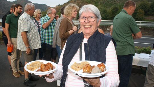 Das Kardener Kirmesgericht "Läwaklies" mit Specksoße und Sauerkraut feierte nach 1966 in diesem Jahr sein 60. Ausgabejubiläum.