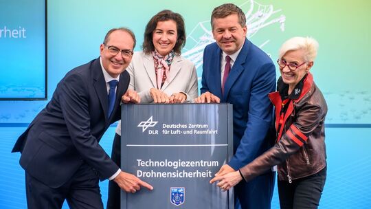 Eröffnung neues Technologiezentrum für Drohnensicherheit Eröffnung neues Technologiezentrum für Drohnensicherheit