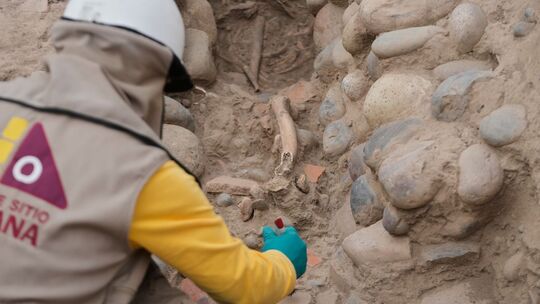 Fund in der Ruinenstätte Huaca Pucllana in Peru Fund in der Ruinenstätte Huaca Pucllana in Peru