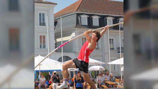 Jonas Jäckel zeigte beim Stabhochsprung-Event in Zweibrücken eine solide Vorstellung. Das Comeback des TVO-Zehnkämpfers weckt Ho