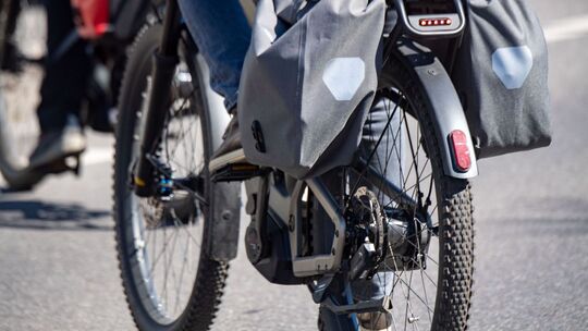 Fahrräder mit Elektroantrieb erfreuen sich inzwischen großer Beliebtheit.