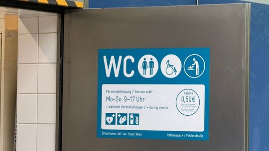 50 Cent für Toilettengang - Frau klagt 50 Cent für Toilettengang - Frau klagt