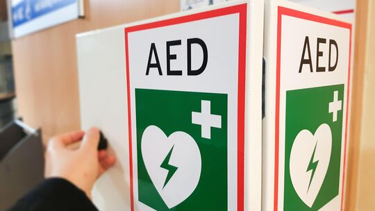 Herzdruckmassagen sollen bald landesweit alle Kinder auf weiterführenden Schulen beherrschen. In Oberwesel haben sie ihren Alter