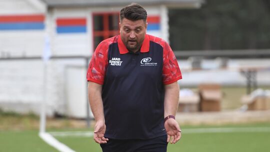 Noch waren Trainer Almir Ademi und die SF Höhr–Grenzhausen auf den ersten Dreier der Saison. Platzt gegen die SG Hundsangen der
