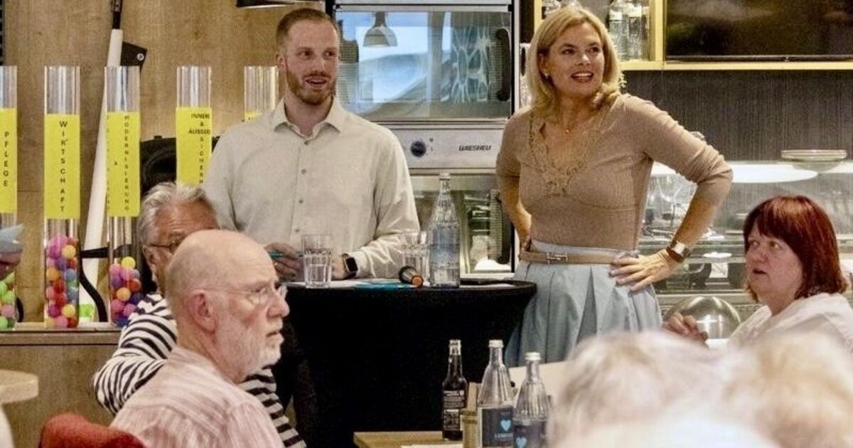 Maje-Café Idar-Oberstein voll: „Frag uns, red mit uns“ mit Klöckner und ...