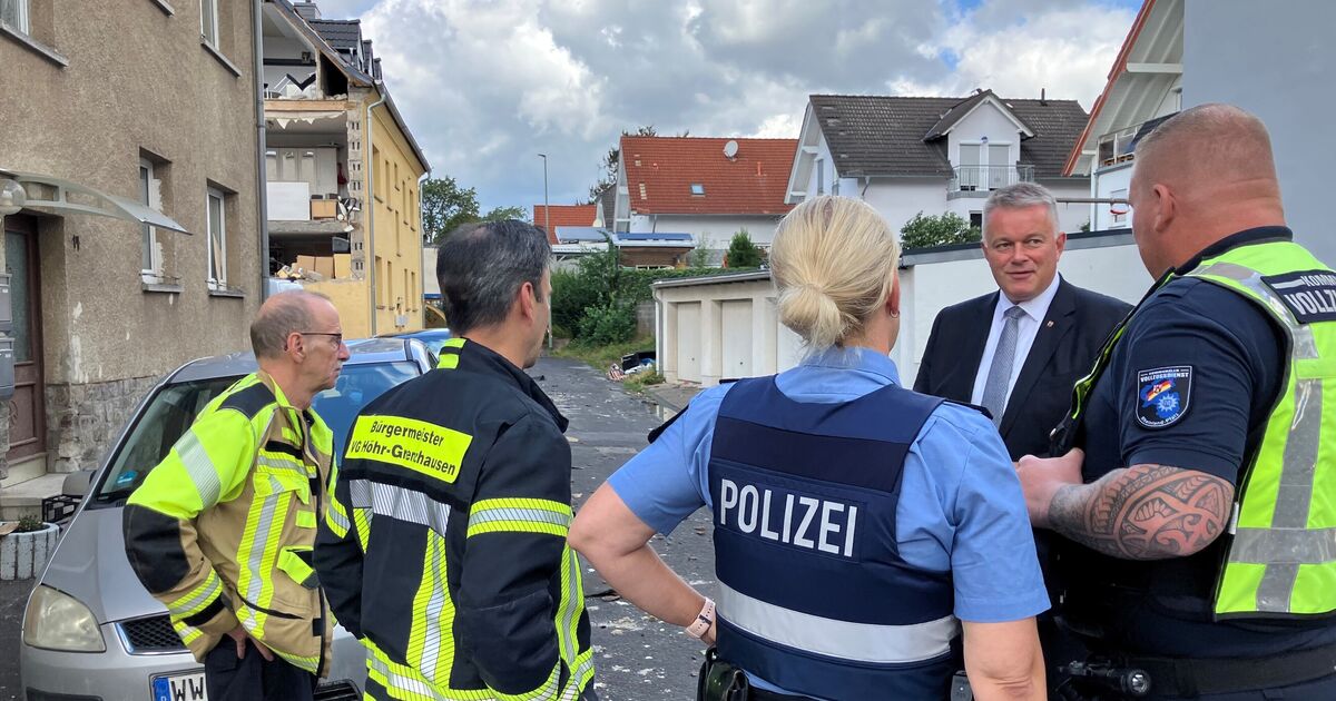 On location in Höhr-Grenzhausen: Natural disaster leaves Gordon Schnieder ...