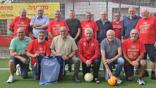 Ein Teil der Mannschaft, der in der Saison 1985/86 der Aufstieg in die damalige Verbandsliga Rheinland gelang (hinten, von links
