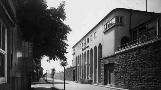 So sah die Deichkrone kurz nach der Fertigstellung im Jahr 1932 aus.